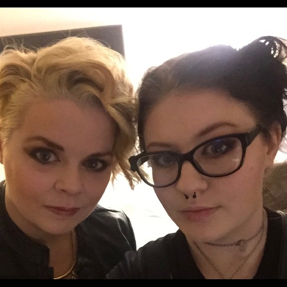 CLOSET CLOSING SALE!!!!!! HUGE DISCOUNTS!!! - Picture 1 of 2